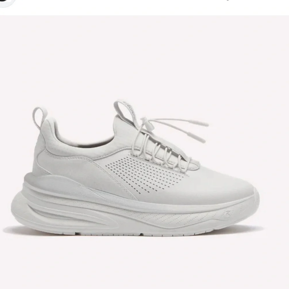 NIB Women's Clove Forte White Sneakers - Picture 1 of 9